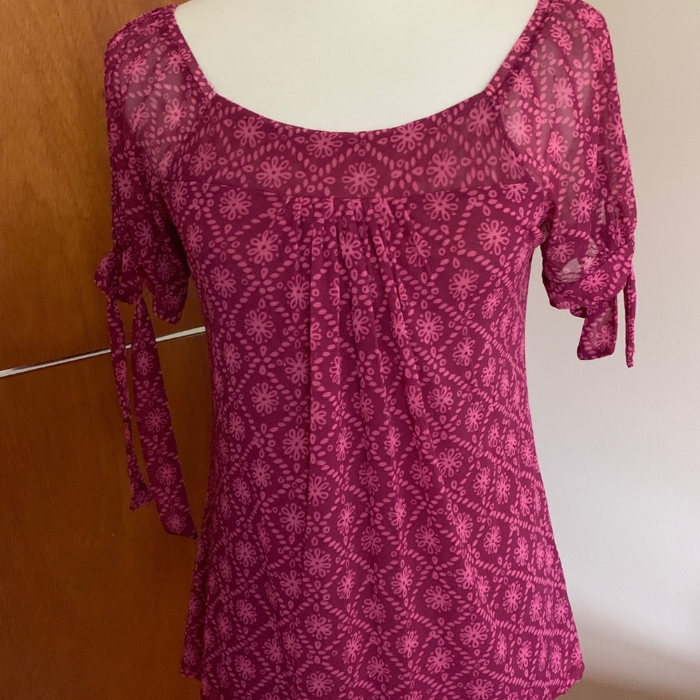 NWOT New York & Company Blouse with tie sleeves
